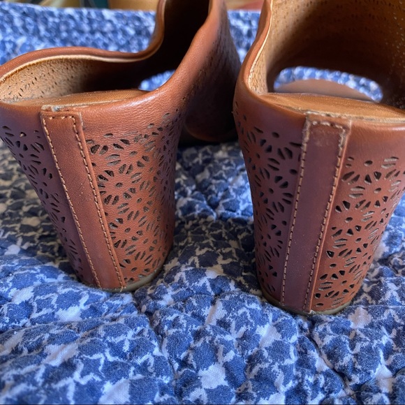 Gentle Souls by Kenneth Cole Post Laser-Cut Leather Mules Saddle - Picture 8 of 15